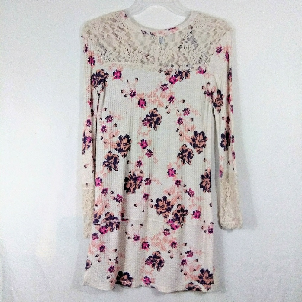 American Rag Waffle Knit Tunic Blouse w/lace - Picture 4 of 6